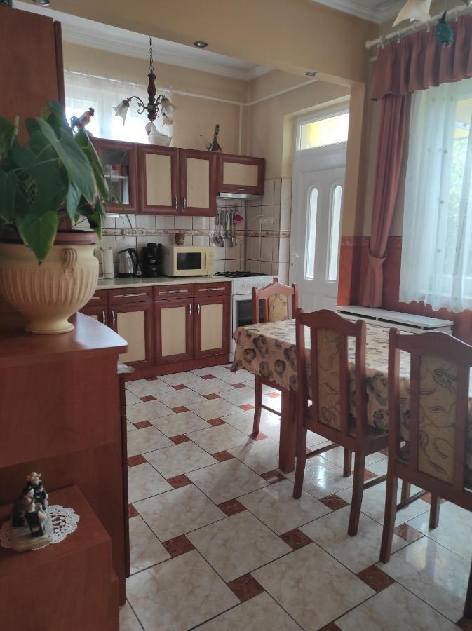 Kovacs Vendeghaz Apartment Hajduszoboszlo Bagian luar foto