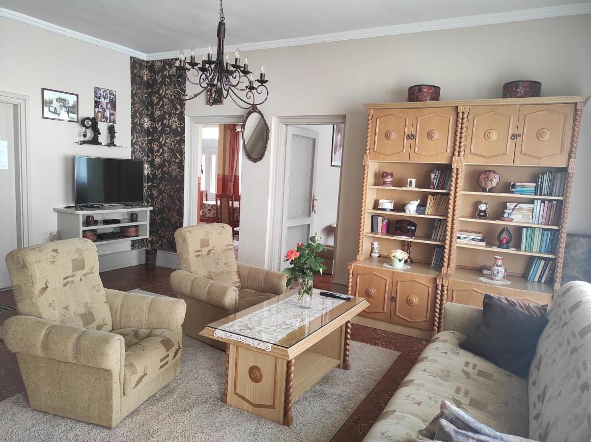 Kovacs Vendeghaz Apartment Hajduszoboszlo Bagian luar foto