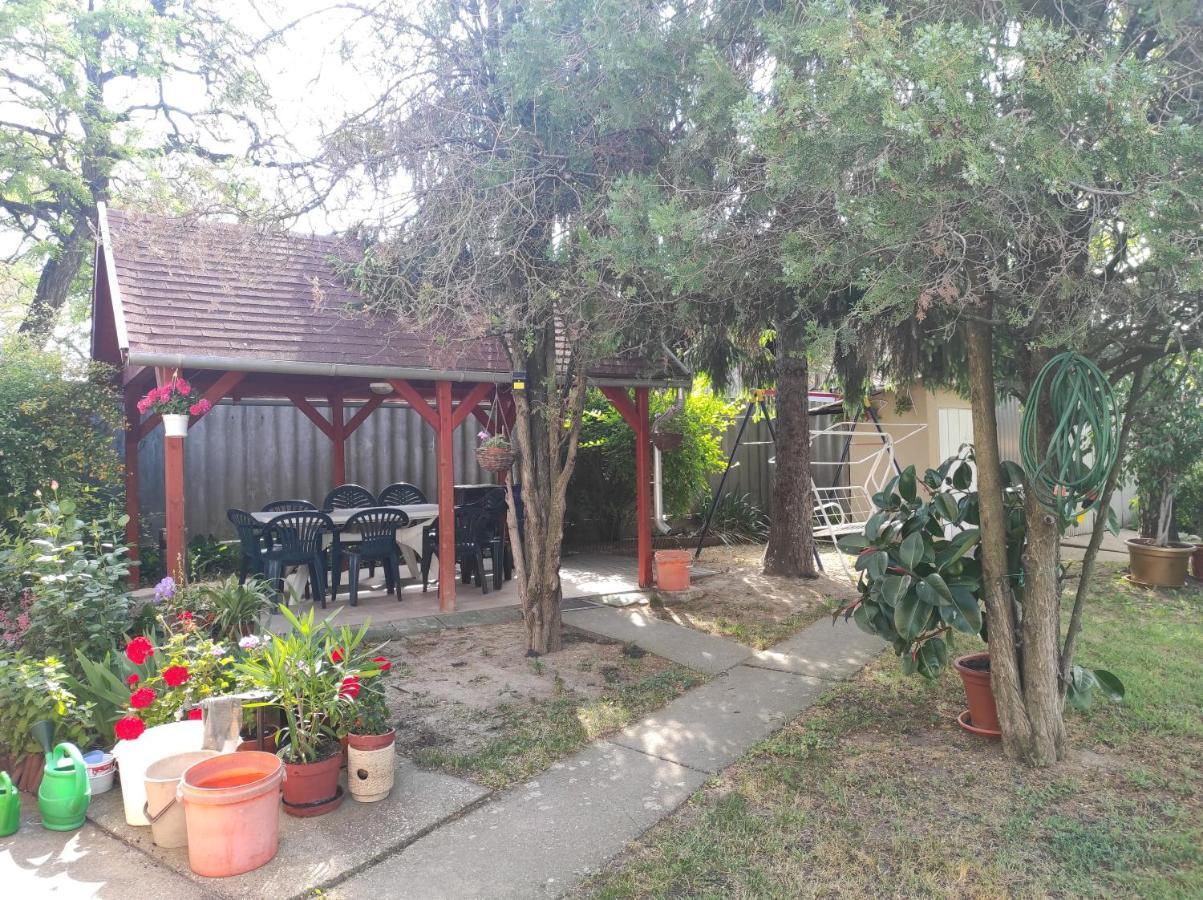 Kovacs Vendeghaz Apartment Hajduszoboszlo Bagian luar foto